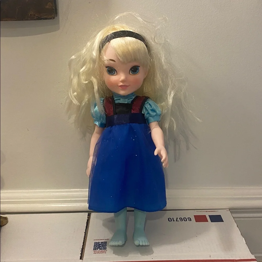 5 pound bundle of 6 Dolls good condition see pictures - Picture 3 of 3